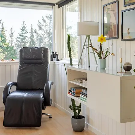 Semesterbostad 138 M2 Cozy, Sauna, Wildernessbath, Near And *